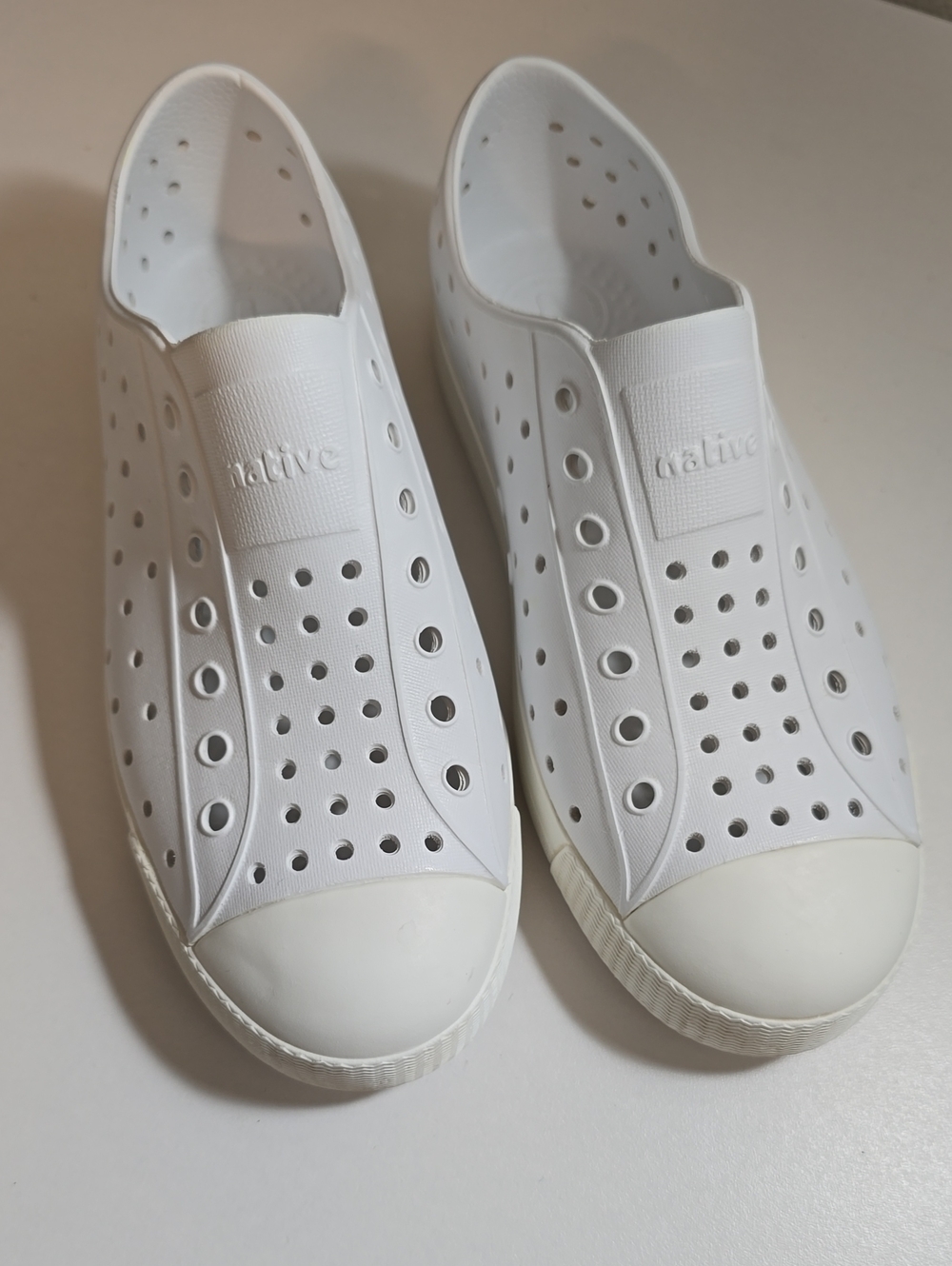 Native jefferson lightweight lace-free water shoes comfort eveyday kid's size Y2